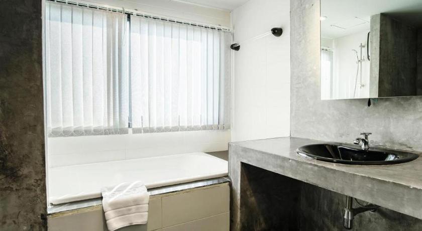 B2 Black Business And Budget Hotel Chiang Mai Exterior foto